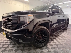 Used 2022  GMC Sierra 1500 4WD Crew Cab 147" Elevation at AutoCenters Bonne Terre near Bonne Terre&comma; MO