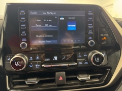 Used 2022  Toyota Highlander XLE AWD at AutoCenters Bonne Terre near Bonne Terre&comma; MO