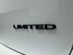 Used 2025  Chrysler Pacifica Limited FWD at AutoCenters Bonne Terre near Bonne Terre&comma; MO