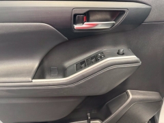 Used 2022  Toyota Highlander XLE AWD at AutoCenters Bonne Terre near Bonne Terre&comma; MO