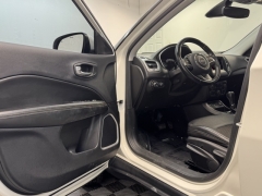 Used 2020  Jeep Compass 4d SUV FWD Latitude Sun&sol;Wheel Pkg at AutoCenters Bonne Terre near Bonne Terre&comma; MO