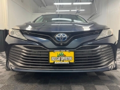 Used 2018  Toyota Camry Hybrid XLE CVT &lpar;Natl&rpar; at AutoCenters Bonne Terre near Bonne Terre&comma; MO