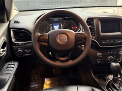Used 2021  Jeep Cherokee Altitude FWD at AutoCenters Bonne Terre near Bonne Terre&comma; MO