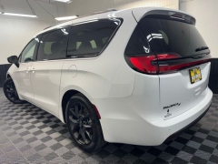Used 2025  Chrysler Pacifica Limited FWD at AutoCenters Bonne Terre near Bonne Terre&comma; MO