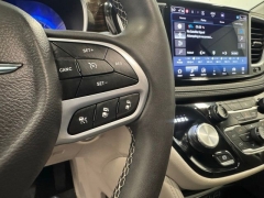 Used 2023  Chrysler Pacifica Limited FWD at AutoCenters Bonne Terre near Bonne Terre&comma; MO