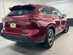 Used 2020 Toyota Highlander Hybrid 4d SUV AWD XLE at AutoCenters Bonne Terre near Bonne Terre, MO