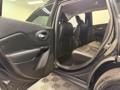 Used 2021  Jeep Cherokee Altitude FWD at AutoCenters Bonne Terre near Bonne Terre&comma; MO