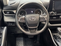 Used 2022  Toyota Highlander XLE AWD at AutoCenters Bonne Terre near Bonne Terre&comma; MO