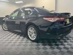 Used 2018  Toyota Camry Hybrid XLE CVT &lpar;Natl&rpar; at AutoCenters Bonne Terre near Bonne Terre&comma; MO