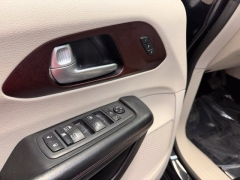 Used 2019  Chrysler Pacifica 4d Wagon Limited at AutoCenters Bonne Terre near Bonne Terre&comma; MO