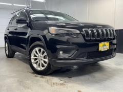 Used 2019 Jeep Cherokee 4d SUV 4WD Latitude 2.4L at AutoCenters Bonne Terre near Bonne Terre, MO