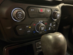 Used 2018  Jeep Renegade Latitude FWD at AutoCenters Bonne Terre near Bonne Terre&comma; MO