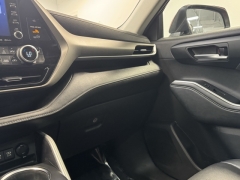 Used 2020 Toyota Highlander Hybrid 4d SUV AWD XLE at AutoCenters Bonne Terre near Bonne Terre, MO