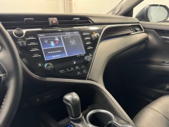 Used 2018  Toyota Camry Hybrid XLE CVT &lpar;Natl&rpar; at AutoCenters Bonne Terre near Bonne Terre&comma; MO