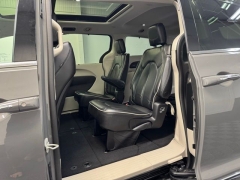 Used 2023  Chrysler Pacifica Limited FWD at AutoCenters Bonne Terre near Bonne Terre&comma; MO
