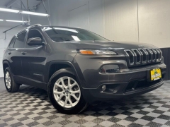 Used 2017  Jeep Cherokee 4d SUV 4WD Latitude V6 at AutoCenters Bonne Terre near Bonne Terre&comma; MO