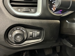 Used 2018  Jeep Renegade Latitude FWD at AutoCenters Bonne Terre near Bonne Terre&comma; MO