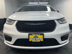 Used 2025  Chrysler Pacifica Limited FWD at AutoCenters Bonne Terre near Bonne Terre&comma; MO