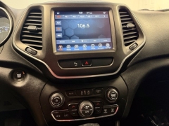 Used 2020  Jeep Cherokee 4d SUV 4WD Trailhawk 3&period;2L at AutoCenters Bonne Terre near Bonne Terre&comma; MO
