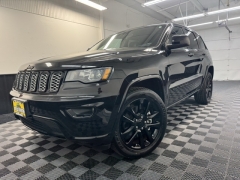 Used 2021  Jeep Grand Cherokee Laredo X 4x4 at AutoCenters Bonne Terre near Bonne Terre, MO
