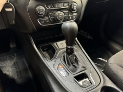 Used 2019 Jeep Cherokee 4d SUV FWD Latitude 2.4L at AutoCenters Bonne Terre near Bonne Terre, MO