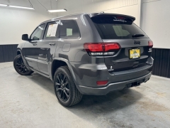 Used 2020 Jeep Grand Cherokee 4d SUV 4WD Laredo Altitude at AutoCenters Bonne Terre near Bonne Terre, MO