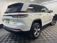 Used 2022  Jeep Grand Cherokee Limited 4x4 at AutoCenters Bonne Terre near Bonne Terre&comma; MO