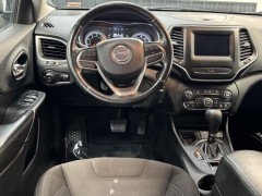 Used 2019 Jeep Cherokee 4d SUV FWD Latitude 2.4L at AutoCenters Bonne Terre near Bonne Terre, MO
