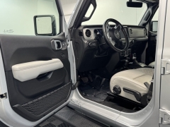 Used 2022 Jeep Wrangler Unlimited High Altitude 4x4 at AutoCenters Bonne Terre near Bonne Terre, MO