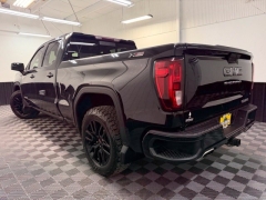 Used 2020  GMC Sierra 1500 4WD Crew Cab 157" Elevation at AutoCenters Bonne Terre near Bonne Terre&comma; MO