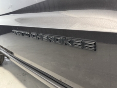 Used 2020 Jeep Grand Cherokee 4d SUV 4WD Laredo Altitude at AutoCenters Bonne Terre near Bonne Terre, MO
