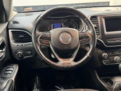 Used 2019 Jeep Cherokee 4d SUV FWD Latitude 2.4L at AutoCenters Bonne Terre near Bonne Terre, MO