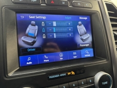 Used 2021  Ford Expedition Max Platinum 4x4 at AutoCenters Bonne Terre near Bonne Terre&comma; MO