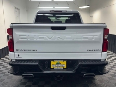 Used 2021  Chevrolet Silverado 1500 4WD Crew Cab 147" Custom Trail Boss at AutoCenters Bonne Terre near Bonne Terre&comma; MO