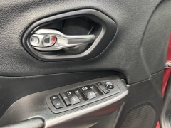 Used 2019 Jeep Cherokee 4d SUV FWD Latitude 2.4L at AutoCenters Bonne Terre near Bonne Terre, MO