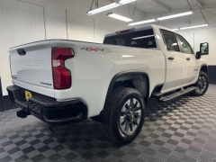 Used 2022  Chevrolet Silverado 2500HD 4WD Crew Cab 159" Custom at AutoCenters Bonne Terre near Bonne Terre&comma; MO