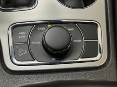 Used 2020 Jeep Grand Cherokee 4d SUV 4WD Laredo Altitude at AutoCenters Bonne Terre near Bonne Terre, MO