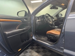 Used 2017  Toyota Highlander Limited V6 AWD &lpar;Natl&rpar; at AutoCenters Bonne Terre near Bonne Terre&comma; MO