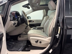 Used 2019  Chrysler Pacifica 4d Wagon Limited at AutoCenters Bonne Terre near Bonne Terre&comma; MO