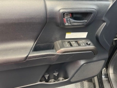 Used 2017  Toyota Tacoma TRD Pro Double Cab 5' Bed V6 4x4 MT &lpar;Natl&rpar; at AutoCenters Bonne Terre near Bonne Terre&comma; MO