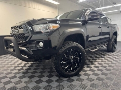 Used 2017  Toyota Tacoma TRD Pro Double Cab 5' Bed V6 4x4 MT &lpar;Natl&rpar; at AutoCenters Bonne Terre near Bonne Terre&comma; MO