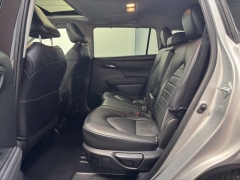 Used 2022  Toyota Highlander XLE AWD at AutoCenters Bonne Terre near Bonne Terre&comma; MO