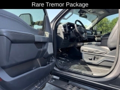 Used 2023  Ford Super Duty F-250 4WD LARIAT Crew Cab SRW 6&period;75' Box at AutoCenters Bonne Terre near Bonne Terre&comma; MO