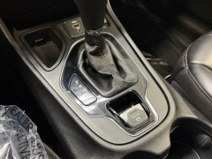 Used 2020  Jeep Cherokee Altitude FWD at AutoCenters Bonne Terre near Bonne Terre&comma; MO
