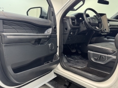 Used 2022 Ford Expedition Platinum 4x4 at AutoCenters Bonne Terre near Bonne Terre, MO