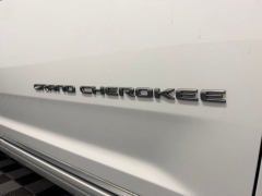Used 2023  Jeep Grand Cherokee L Summit Reserve 4x4 at AutoCenters Bonne Terre near Bonne Terre&comma; MO