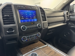 Used 2021  Ford Expedition Max Platinum 4x4 at AutoCenters Bonne Terre near Bonne Terre&comma; MO