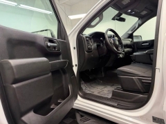 Used 2019  Chevrolet Silverado 1500 4WD Crew Cab 147" Custom Trail Boss at AutoCenters Bonne Terre near Bonne Terre&comma; MO