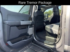 Used 2023  Ford Super Duty F-250 4WD LARIAT Crew Cab SRW 6&period;75' Box at AutoCenters Bonne Terre near Bonne Terre&comma; MO