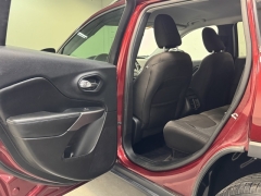 Used 2019 Jeep Cherokee 4d SUV FWD Latitude 2.4L at AutoCenters Bonne Terre near Bonne Terre, MO
